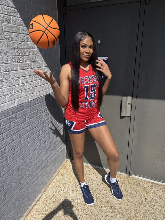 Athlete profile featured image number 1 of 5