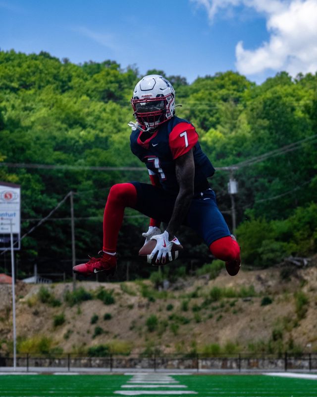 Athlete profile featured image number 2 of 4
