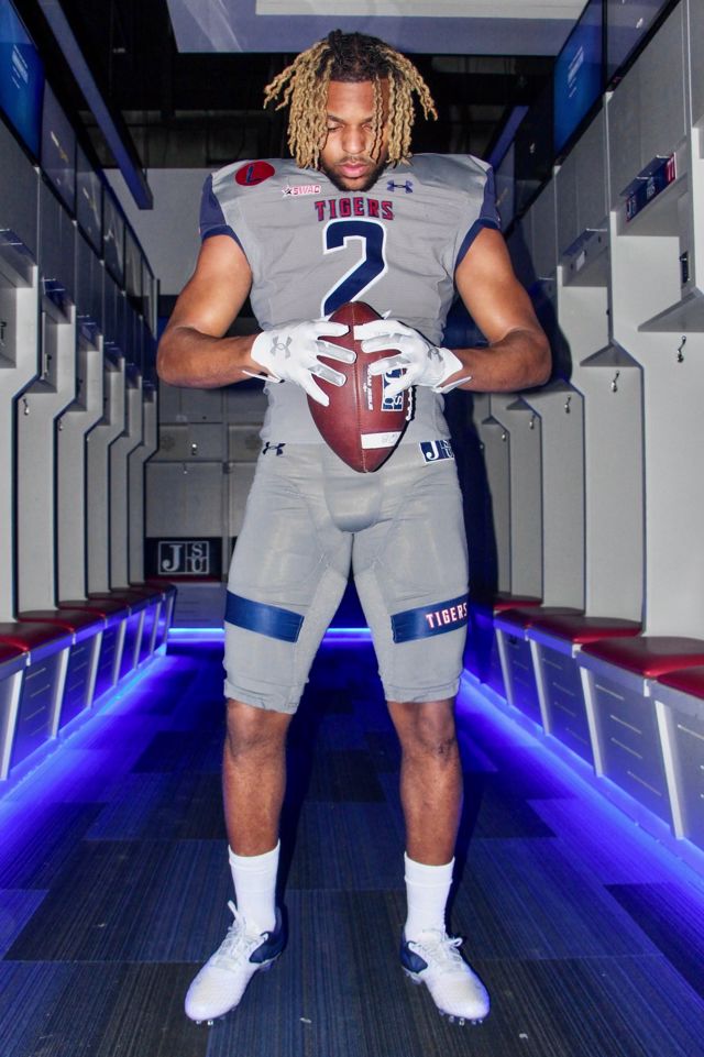 Athlete profile featured image number 2 of 5