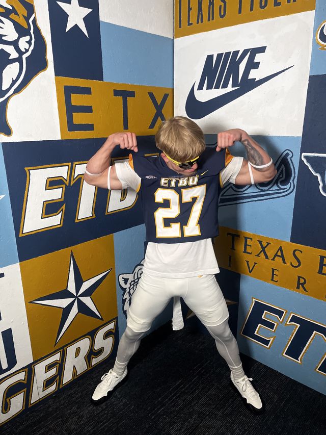 Athlete profile featured image number 3 of 5