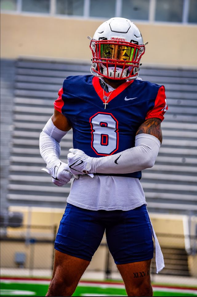 Athlete profile featured image number 6 of 10