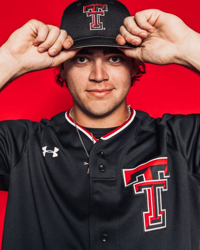 Athlete profile featured image number 2 of 5