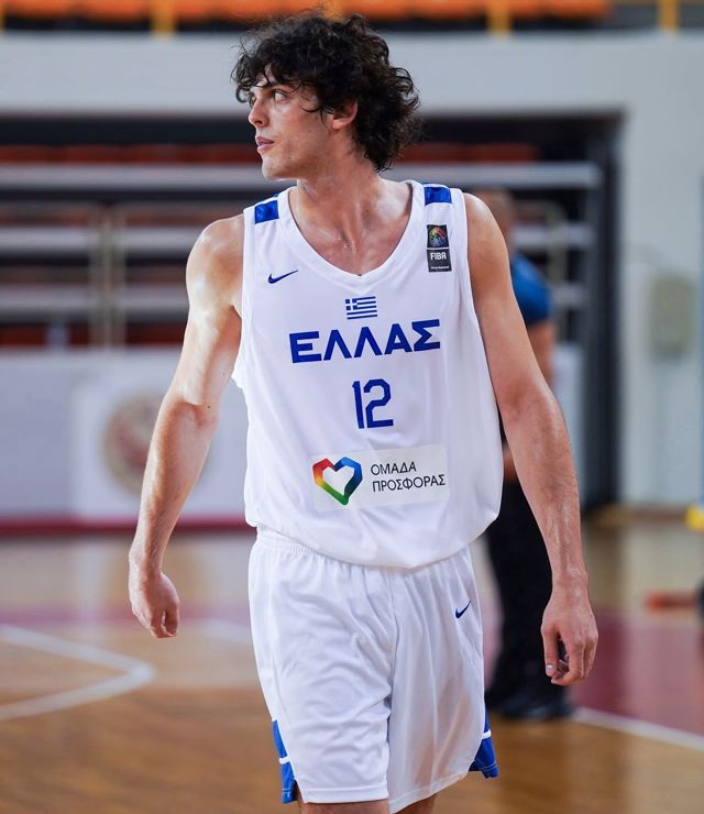Athlete profile featured image number 1 of 5