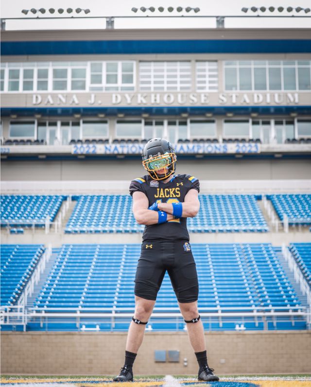Athlete profile featured image number 1 of 4