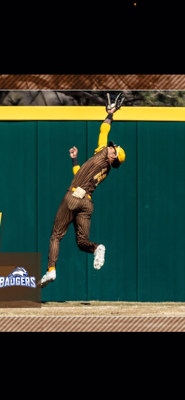 Athlete profile featured image number 1 of 4