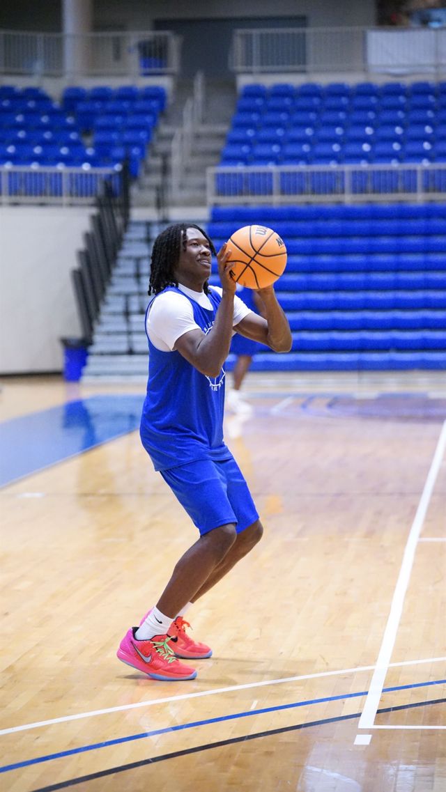 Athlete profile featured image number 3 of 4