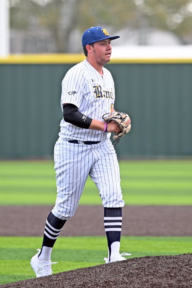 Athlete profile featured image number 1 of 5