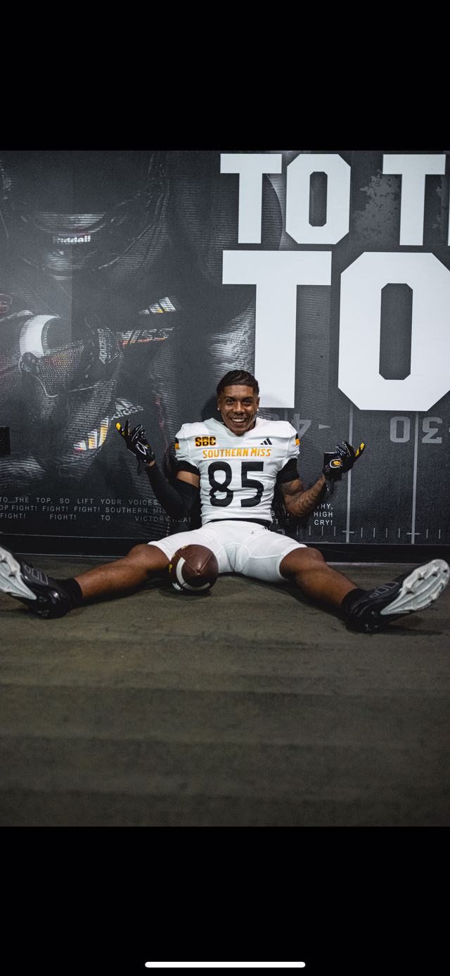 Athlete profile featured image number 1 of 10