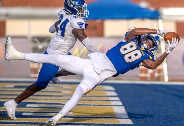 Athlete profile featured image number 1 of 8