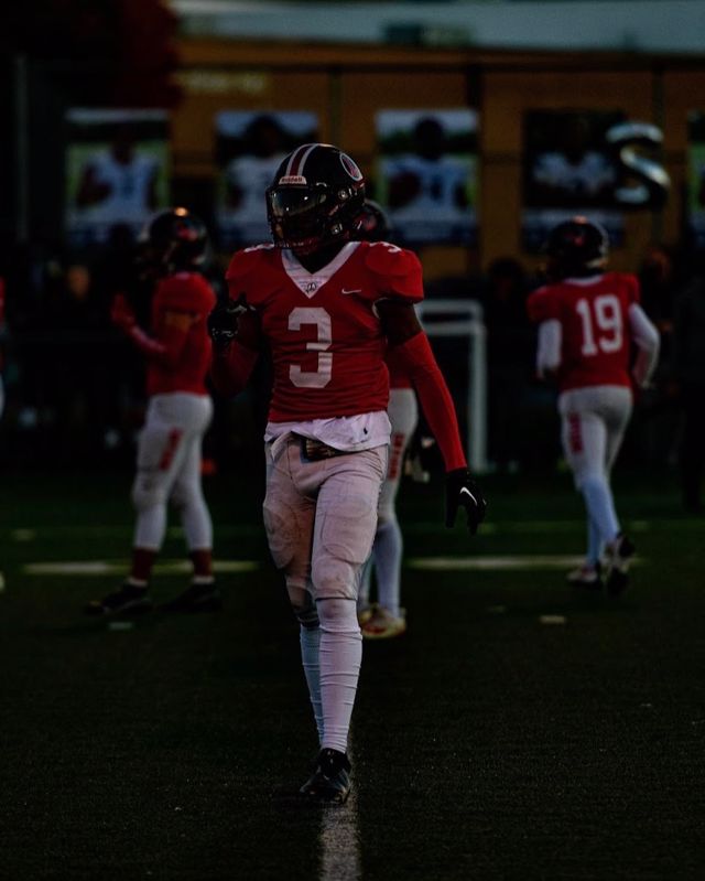 Athlete profile featured image number 4 of 10