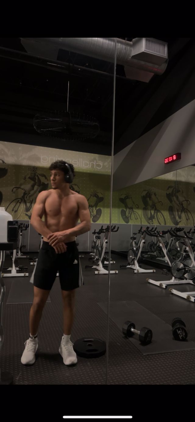 Athlete profile featured image number 3 of 10