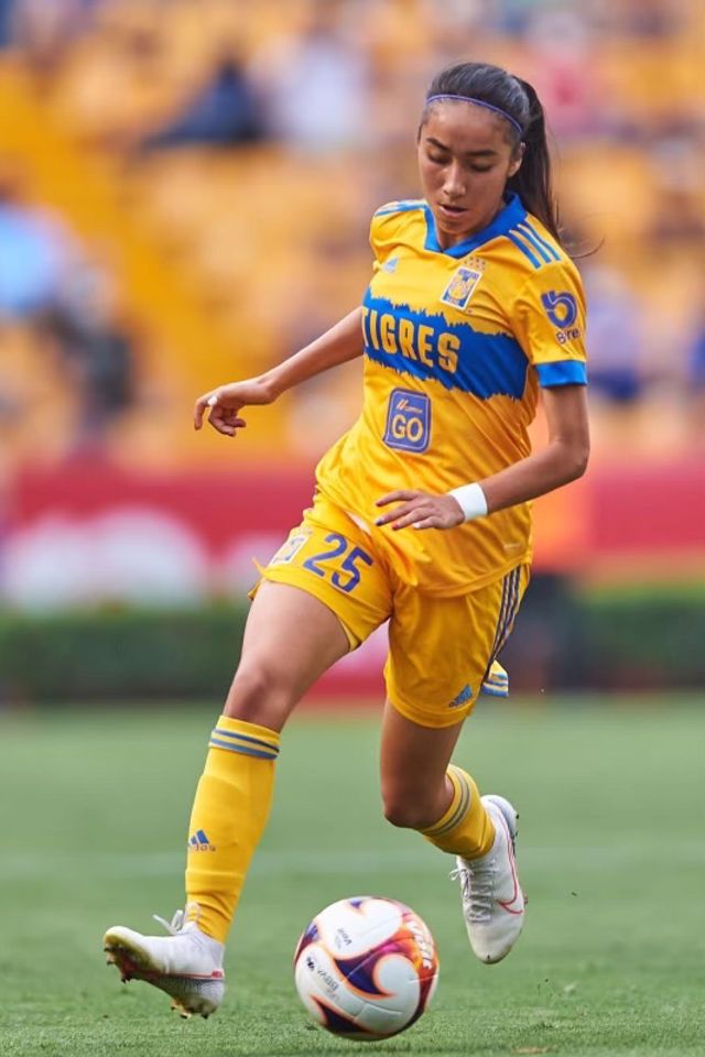 Athlete profile featured image number 3 of 5