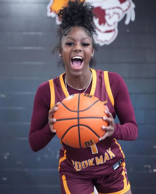 Athlete profile featured image number 3 of 4