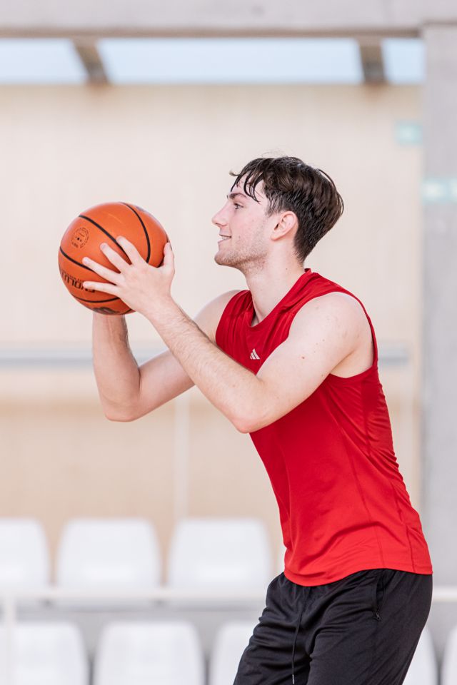 Athlete profile featured image number 2 of 4