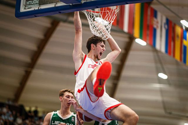 Athlete profile featured image number 3 of 4