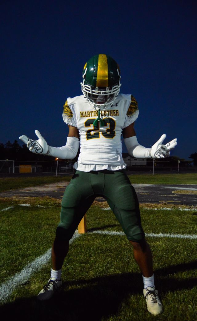 Athlete profile featured image number 1 of 4