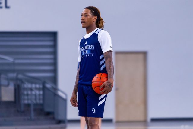Athlete profile featured image number 1 of 5