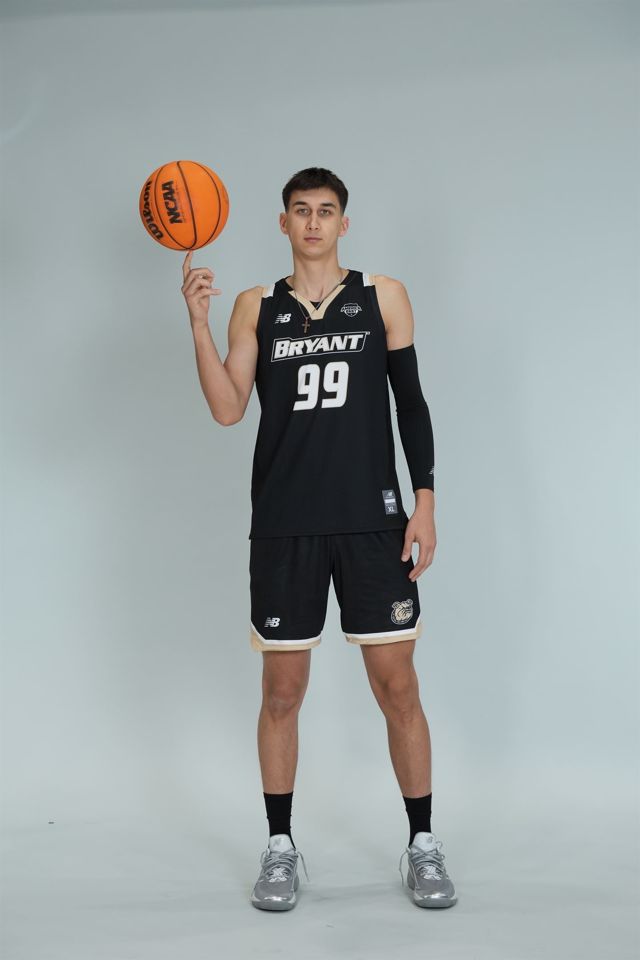 Athlete profile featured image number 2 of 4