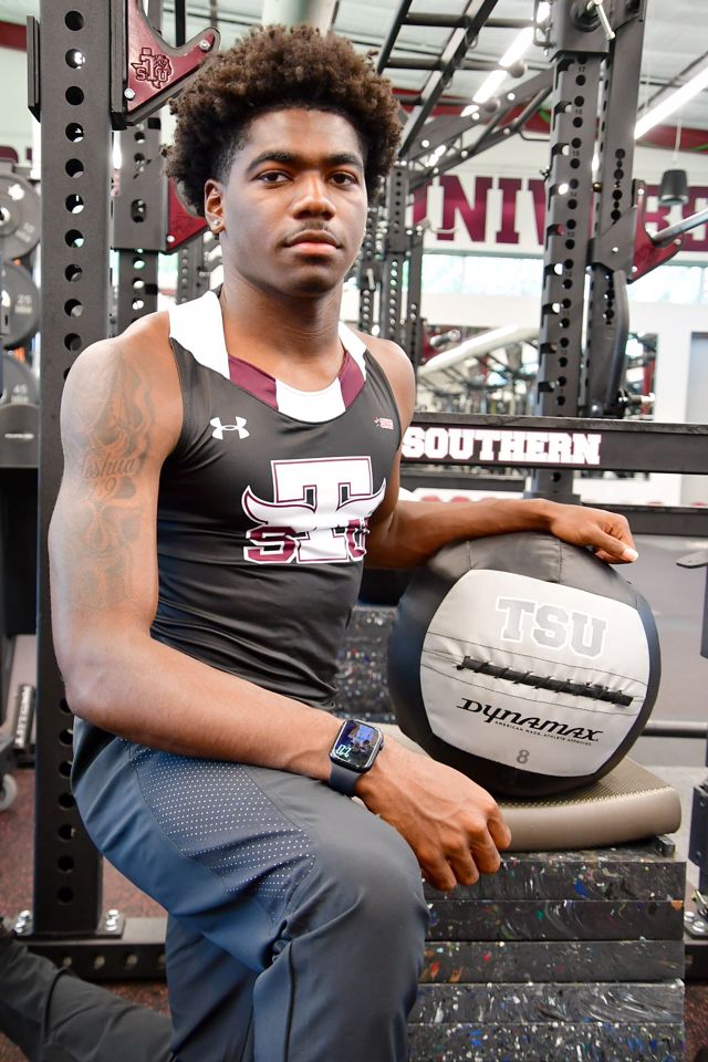 Athlete profile featured image number 1 of 4