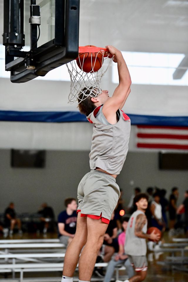 Athlete profile featured image number 1 of 5