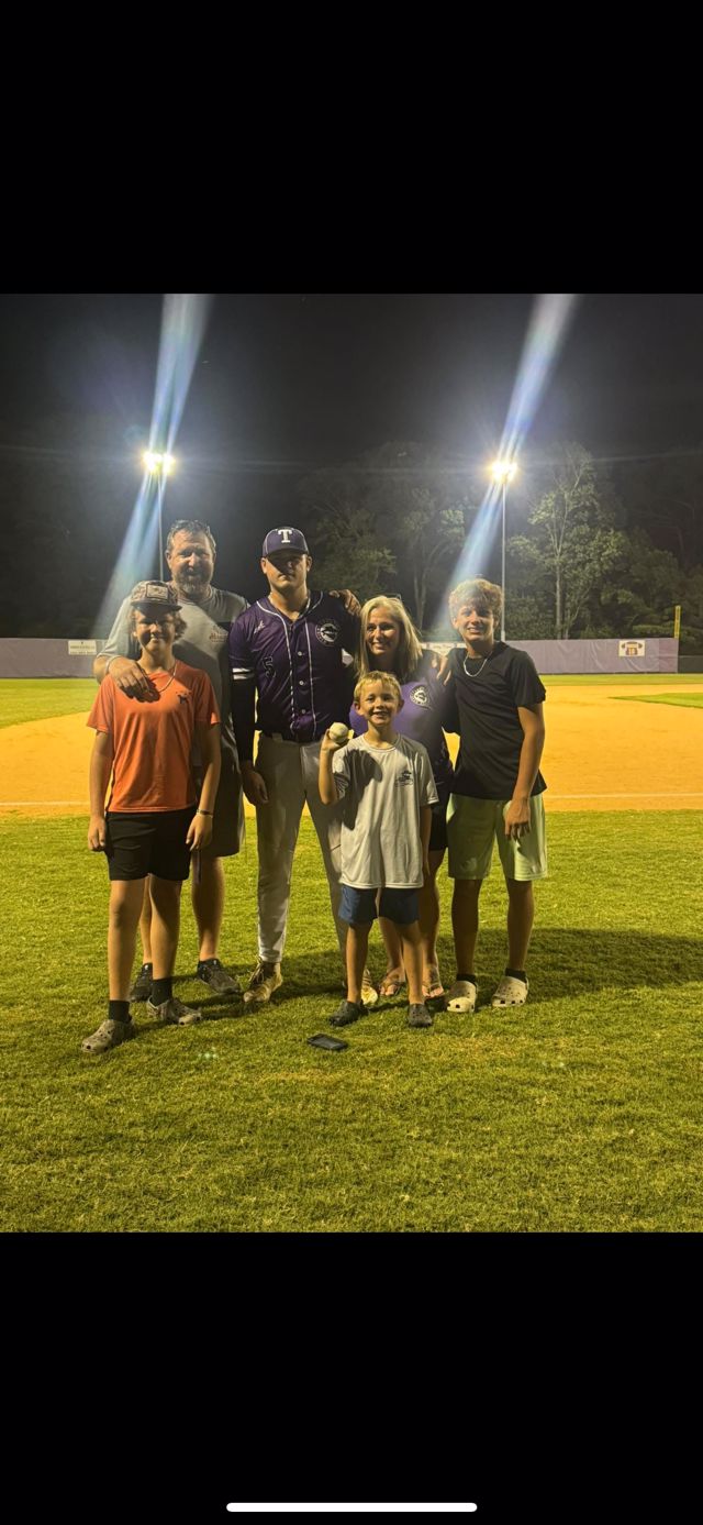 Athlete profile featured image number 3 of 7