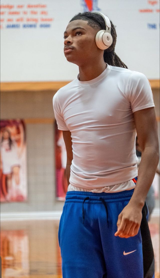 Athlete profile featured image number 4 of 6