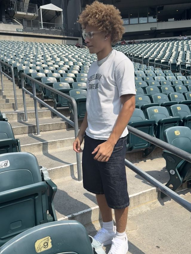 Athlete profile featured image number 2 of 5