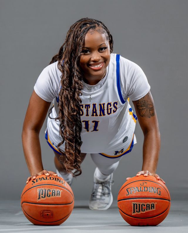 Athlete profile featured image number 2 of 4