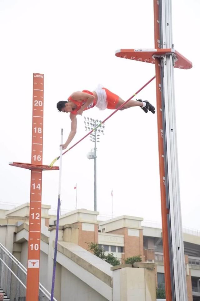 Athlete profile featured image number 3 of 4