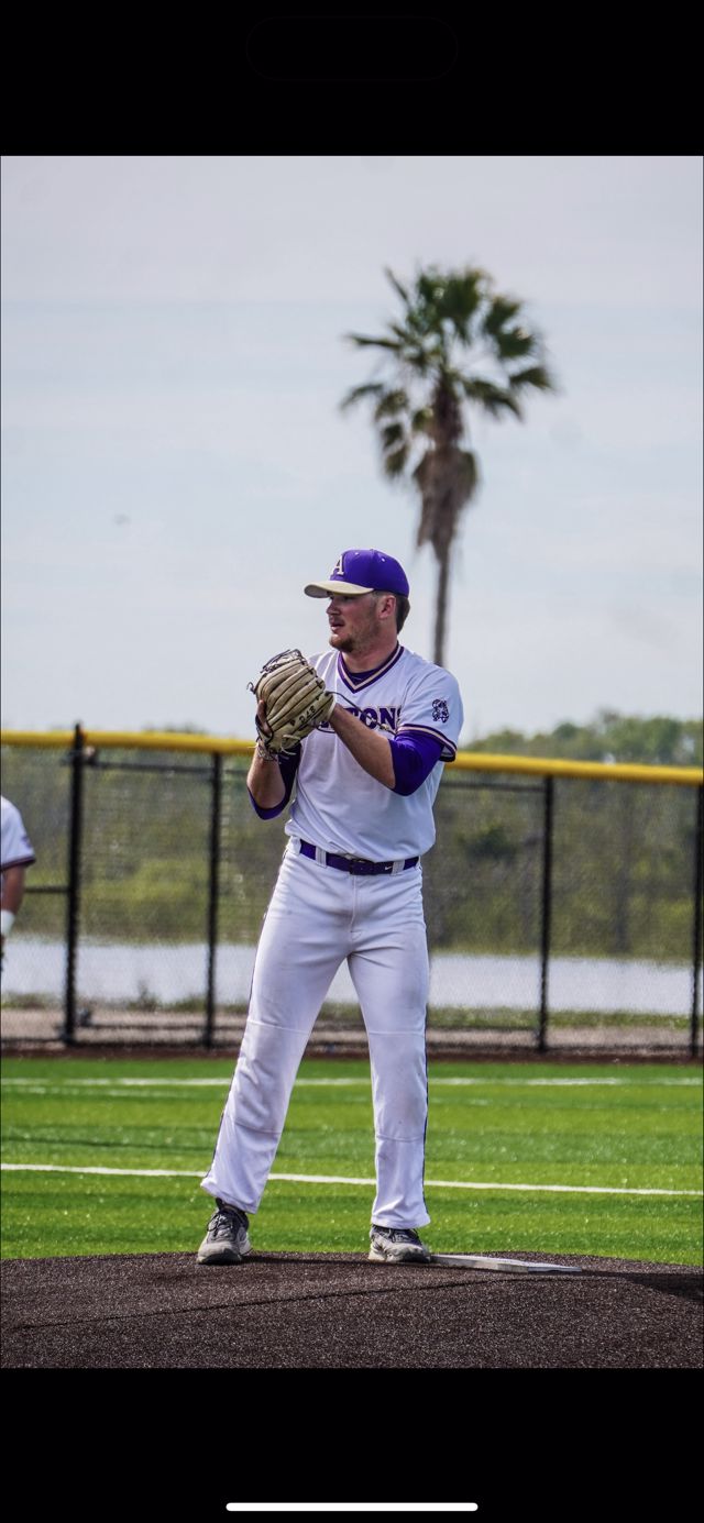 Athlete profile featured image number 1 of 5