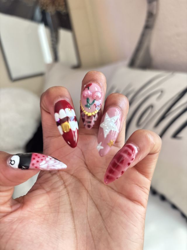 Athlete profile featured image number 1 of 9